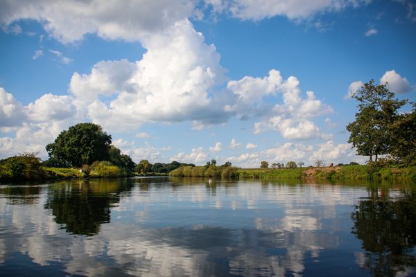 Emslandlandschaft - Fluss im Spiegelbild